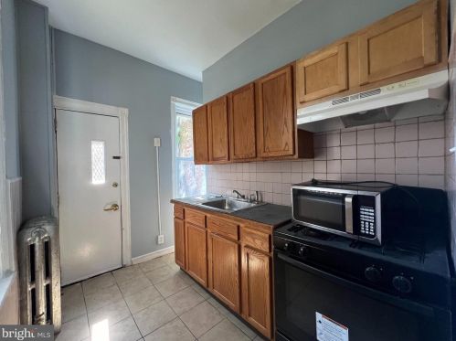 1527 28 St, Philadelphia PA 19121-3618 exterior