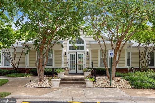 1625 International Dr, Mc Lean VA 22102-4811 exterior