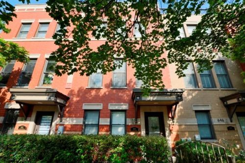 648 Oak St, Chicago IL  60610-7298 exterior