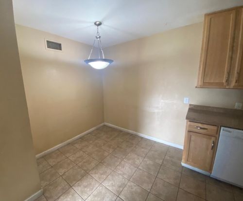 655 Olive Ave, Turlock CA 95380-4817 exterior