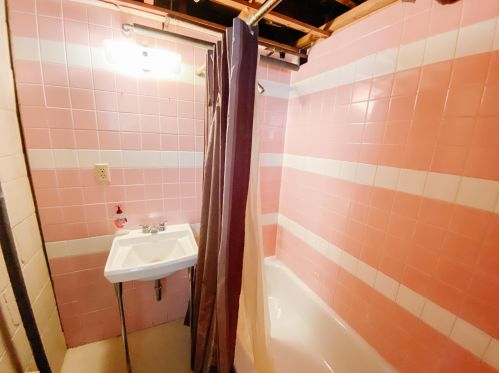 2354 74, Milwaukee WI 53214-3004 exterior