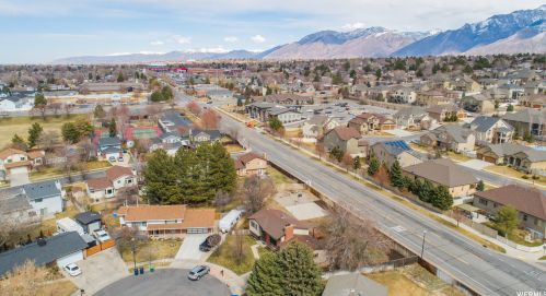 983 Dry Gulch Cir, Sandy UT 84094-5520 exterior