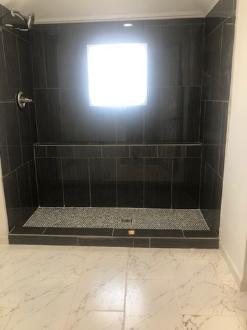 8422 Saginaw Ave, Chicago IL 60617-2028 exterior