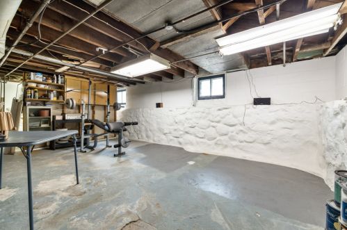 1525 82, Milwaukee WI 53222-2935 exterior