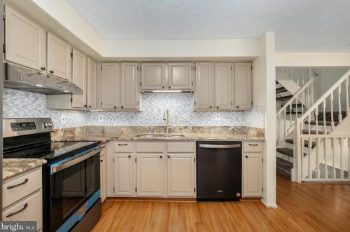 7813 Havenside Ter, Rockville MD 20855-2261 exterior