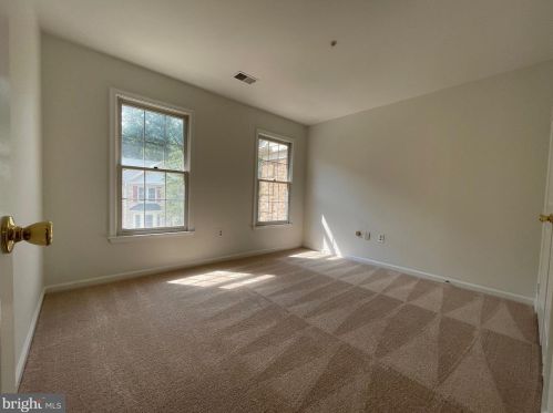 12033 Saw Ml Ct, Silver Spring MD 20902-1881 exterior