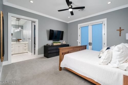 3302 51st St, Phoenix AZ  85018-6612 exterior