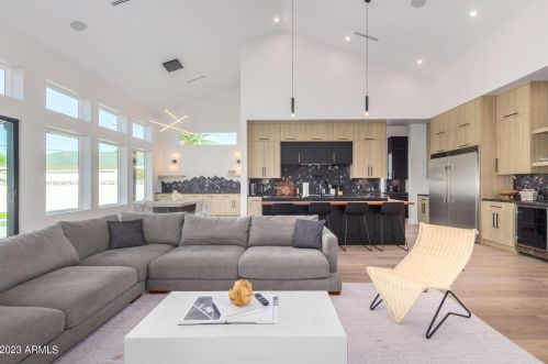 3118 42nd St, Phoenix AZ  85018-6418 exterior