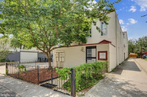 205 18th St, Washington DC  20003-1668 exterior