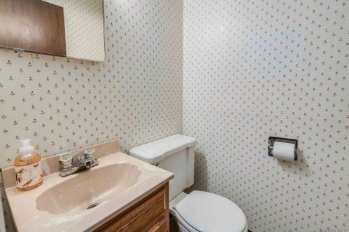 16 Dunford St, Huntington Station NY 11747-1312 exterior