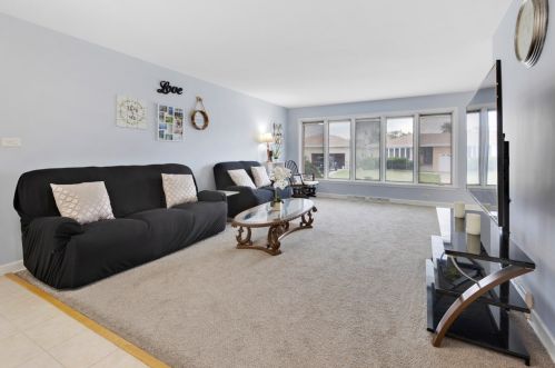 8232 Catherine Ave, Chicago IL 60656-1110 exterior