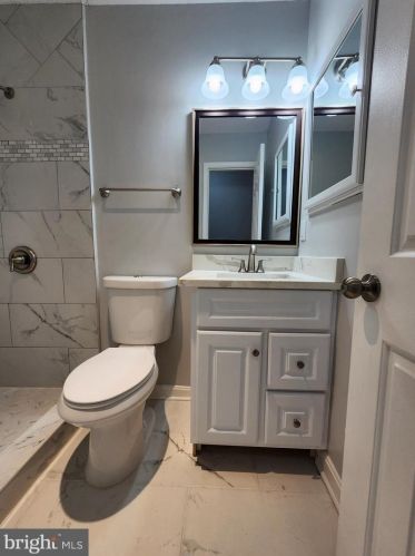 8124 Bonaire Ct, Silver Spring MD 20910-4663 exterior