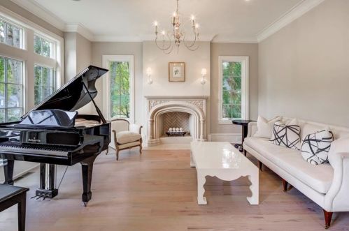 4200 Glengary Dr, Atlanta GA  30342-3508 exterior