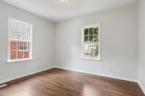 999 Cascade Rd, Atlanta GA  30311-2659 exterior