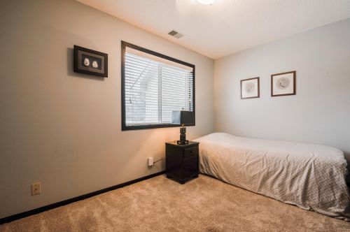 8424 Ashford Rd, Saint Paul MN 55125-8481 exterior