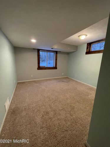 1531 Bender Rd, Middlevle MI 49333-9259 exterior