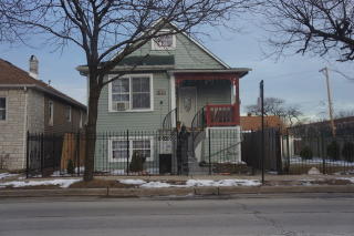 2111 Austin Ave, Chicago IL  60639-2706 exterior