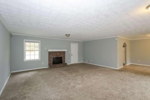 6402 Swift Creek Dr, Lithonia GA  30058-6049 exterior