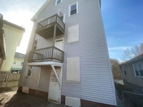 45 Raymond St, Providence, RI 02908-4838