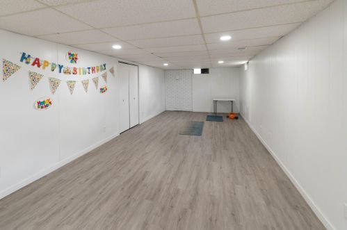 336 12 St, Plainwell MI 49080-1902 exterior