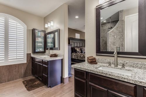 7084 Ivanhoe St, Chandler AZ 85226-0804 exterior