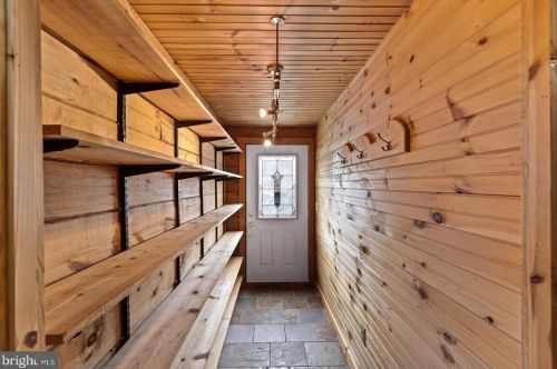 3432 Memorial St, Alexandria VA 22306-1548 exterior