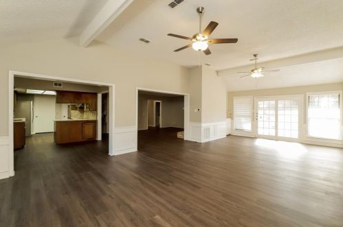 1209 Limetree Ln, Irving TX  75061-4531 exterior