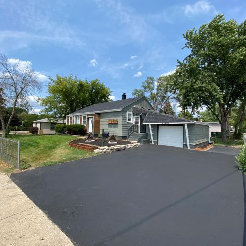 9126 Thurston Ave, Milwaukee WI  53225-2722 exterior