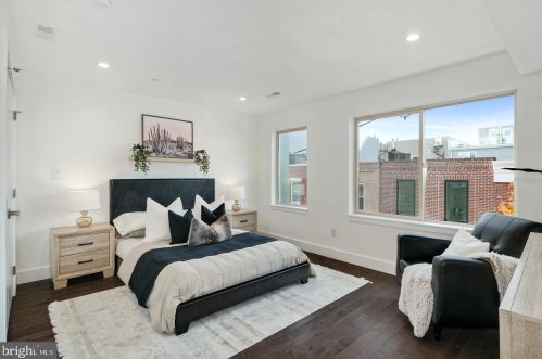 1342 19 St, Philadelphia PA 19146-4665 exterior