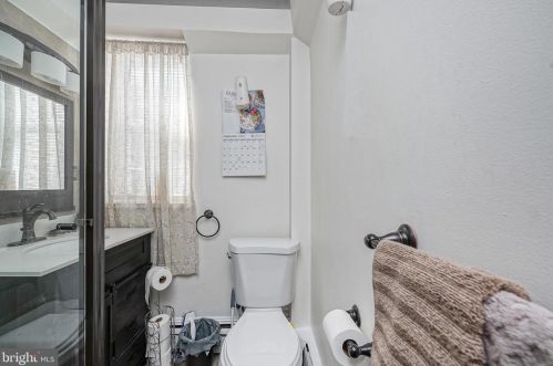 6327 Glenloch St, Philadelphia PA  19135-3203 exterior