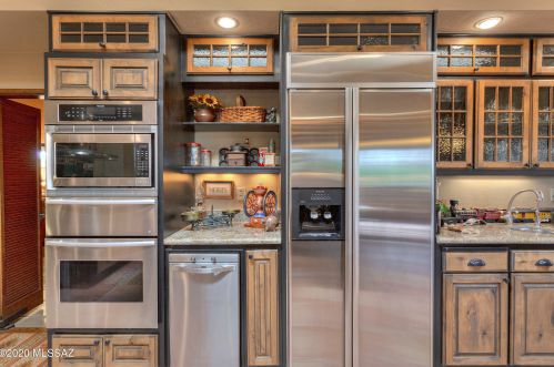 1021 Msn Twin Buttes Rd, Green Valley AZ 85622-8320 exterior