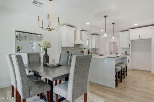 5612 19th St, Phoenix AZ  85016-3007 exterior