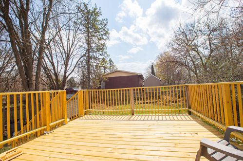 115 Melody Ln, Bull Valley IL 60098-2568 exterior