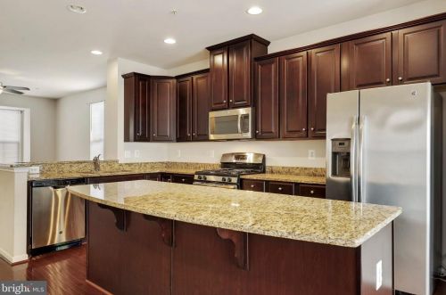 553 Fox River Hills Way, Glen Burnie MD 21060-8489 exterior