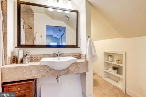 3240 Livingston St, Washington DC 20015-1756 exterior