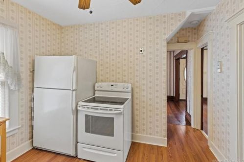 52 Delmont St, Manchester CT 06042-3510 exterior