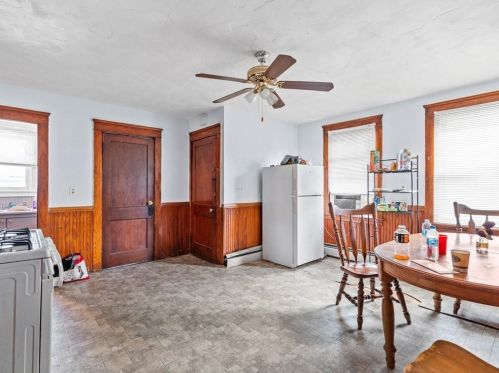 657 Manton Ave, Providence RI 02909-5648 exterior