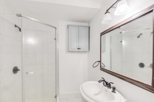 2100 Cascade Rd, Atlanta GA 30311-2830 exterior