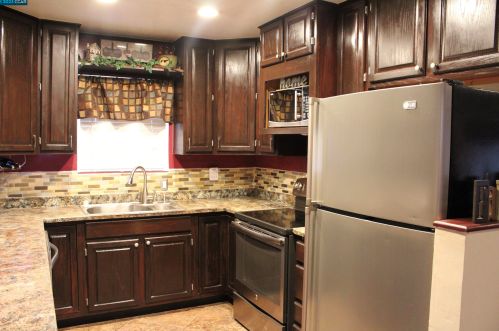 108 Wellington Ave, Concord, CA 94520-1113