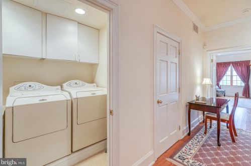 124 Bainbridge St, Philadelphia PA 19147-1866 exterior