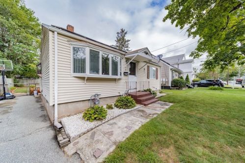 84 David St, Springfield, MA 01104-1058