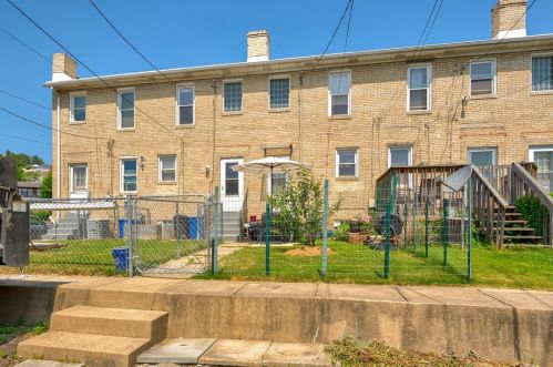 1704 Jancey St, Pittsburgh PA  15206-1146 exterior