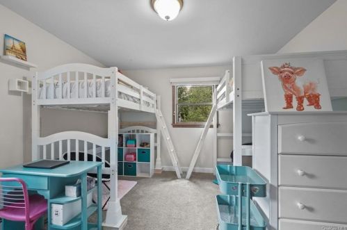 24 Tamarack Hl Dr, Poughkeepsie NY 12603-1112 exterior