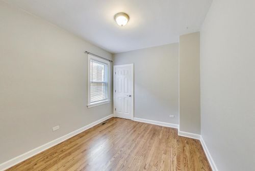 2713 77 Ave, Chicago IL 60707-1406 exterior