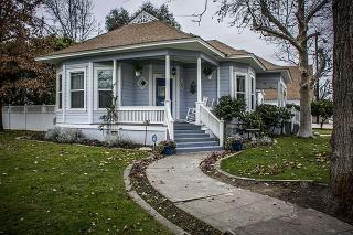 2702 20th St, Bakersfield, CA 93301-3335