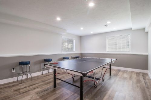 8401 Interlochen St, Kalamazoo MI  49009-3931 exterior