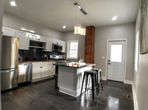 7207 Race St, Pittsburgh PA 15208-1425 exterior