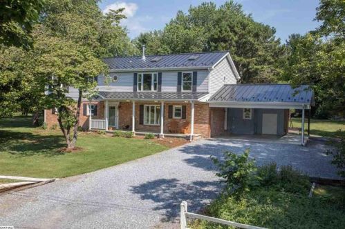 2888 Kerns, Montezuma VA  22821-2754 exterior