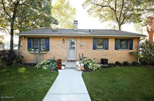 1086 Eagle Lk Dr, Kalamazoo MI  49009-8428 exterior