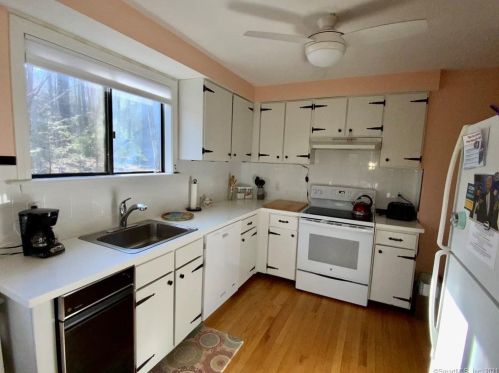 363 Ledge Dr, Torrington CT 06790-2245 exterior